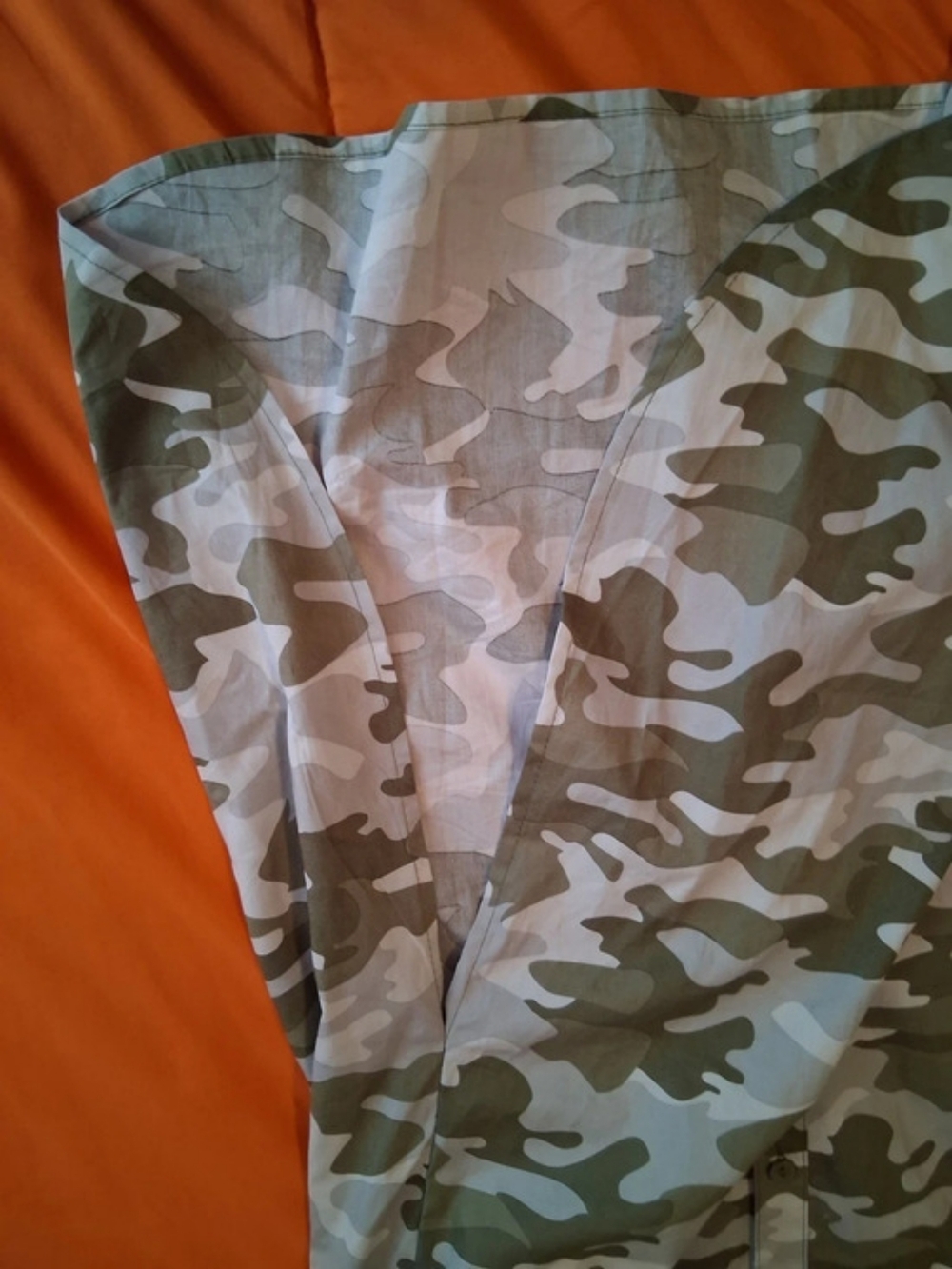 LOVE83 2XL Green Gray White Camouflage Long Sleeve Point Collar Button-Up - Picture 6 of 6